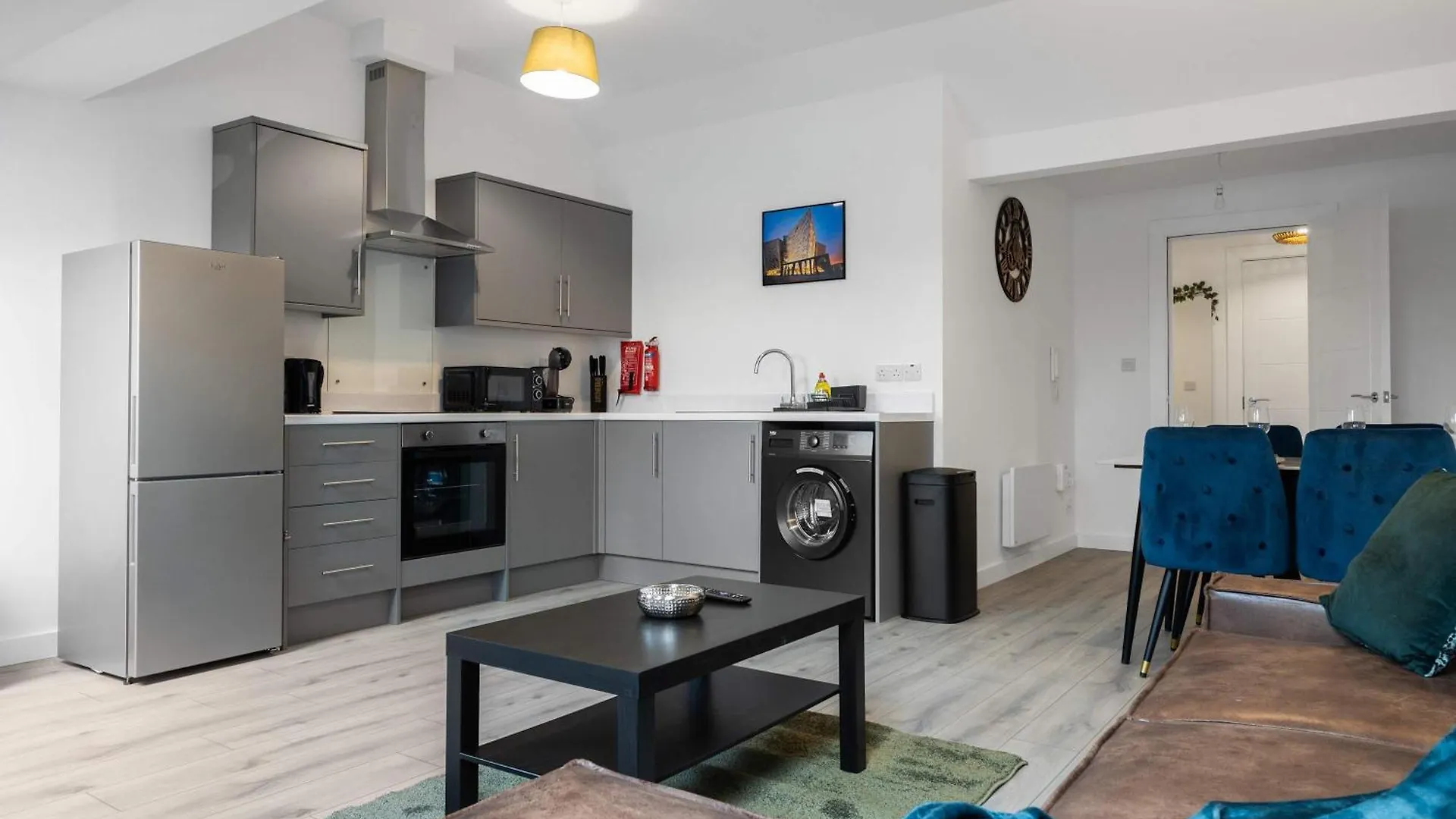Stunning 1 Bed Penthouse Apartment In East Village, Belfast - Walk To City Centre, Roof Terrace 0*,  Reino Unido