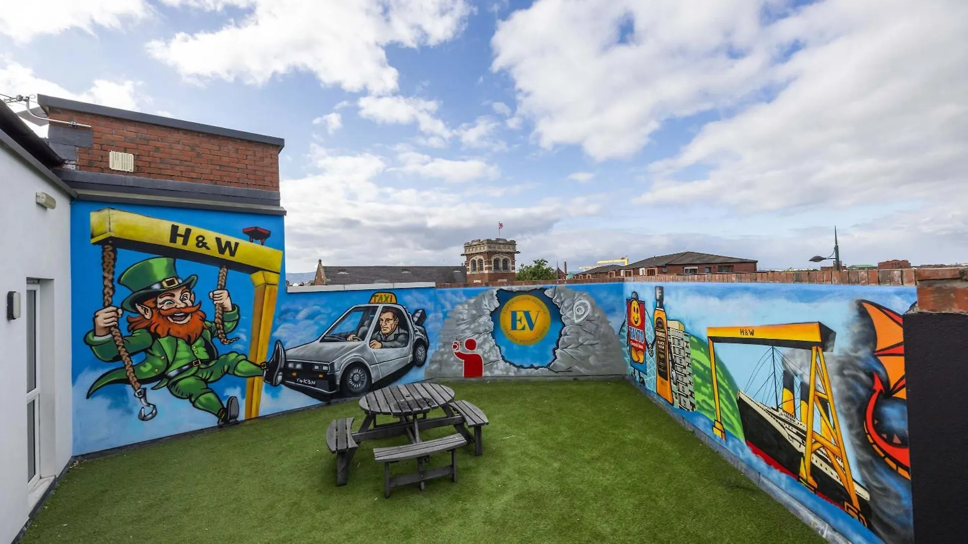 Stunning 1 Bed Penthouse Apartment In East Village, Belfast - Walk To City Centre, Roof Terrace 0*,  Reino Unido
